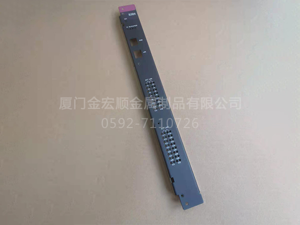 機箱面板24